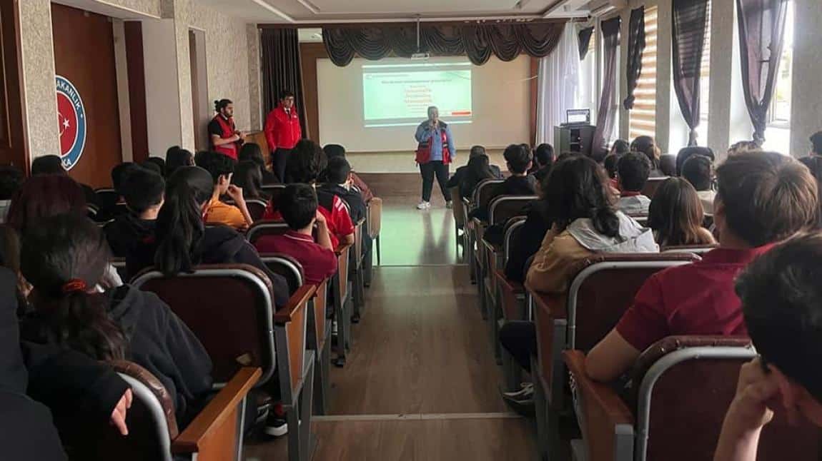 Türk Kızılayı ve Azerbaycan Qızıl Aypara Cemiyyeti Yetkilileri, Okulumuz Öğrencileri ile Bilgilendirme Toplantısı Yaptı