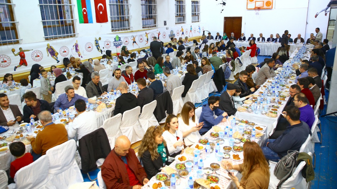 Bakü Türk Eğitim Kurumları Ailesi İftar Yemeğinde Buluştu
